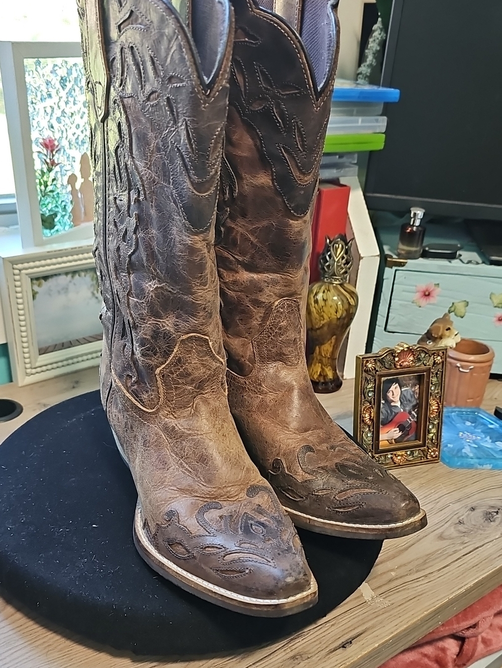 Ladies "Rawhid" Size 9 Brown Western Cowboy Boots - Classic Distressed Leather